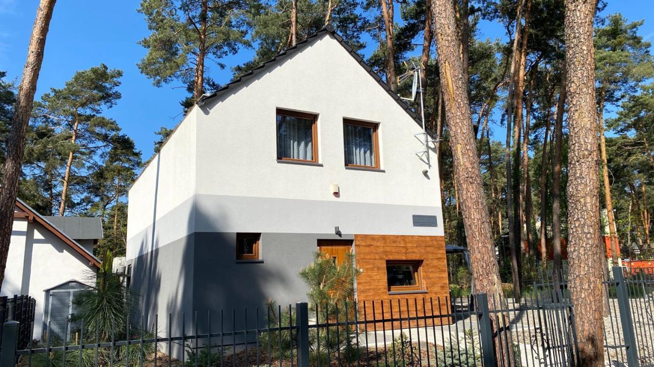 Villa Grey House à Boszkowo Extérieur photo